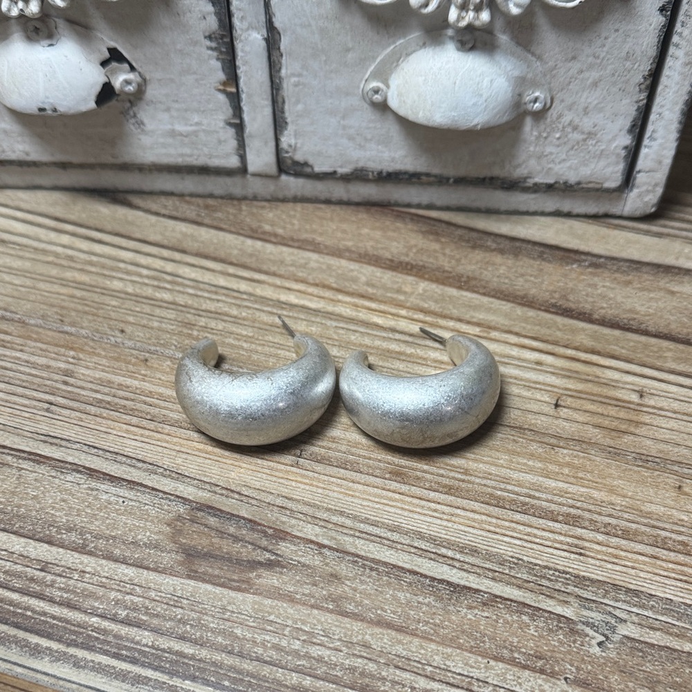027.Costume Silver Hoop Earrings